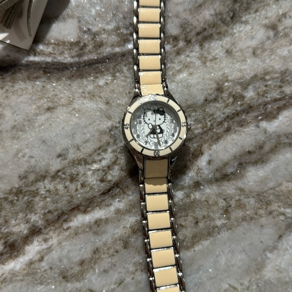 Hello Kitty Watch needs battery
